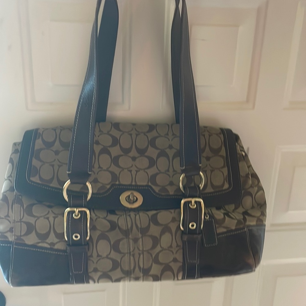 Coach Hampton flap bag style 11061